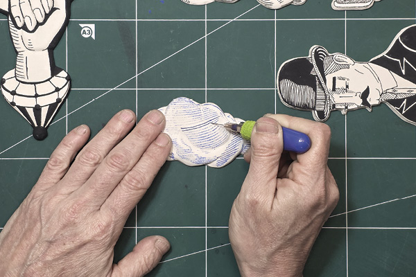 6 Test the filled bulb applicator by drawing lines on a test tile.