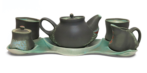1 Deb Schwartzkopf’s tea serving set, 5 in. (13 cm) in height, stoneware, cone 6 in oxidation.