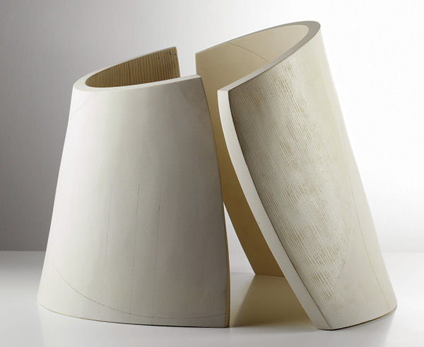 1 Frances Priest’s Broken Elipse Series, 187/8 in. (48 cm) in height, slab-built ceramic, oxide, 2003. Photo: Shannon Tofts.