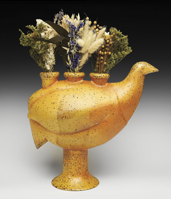 1 Elliott Kayser’s Guinea Tri-Vase, 12 in. (30.4 cm) in width, handbuilt stoneware, fired in a soda kiln. Photo: Lauren Kemp.