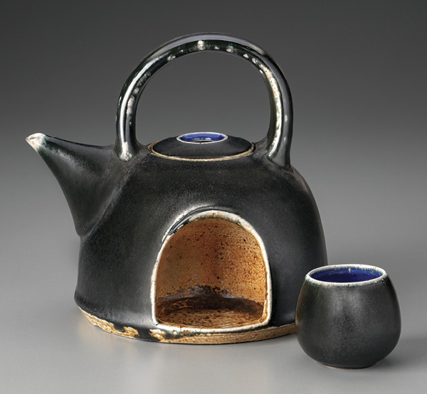 8 Niche teapot with teabowl, 8 in. (20 cm) in width, white stoneware, black slip, cobalt blue glaze, salt glazed and wood fired to cone 10, 2020. Photos: John Polak.