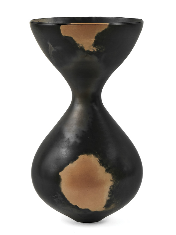 2 Magdalene Odundo’s Symmetrical Series III, 19⅛ in. (48.5 cm) in height, earthenware, 2022.
