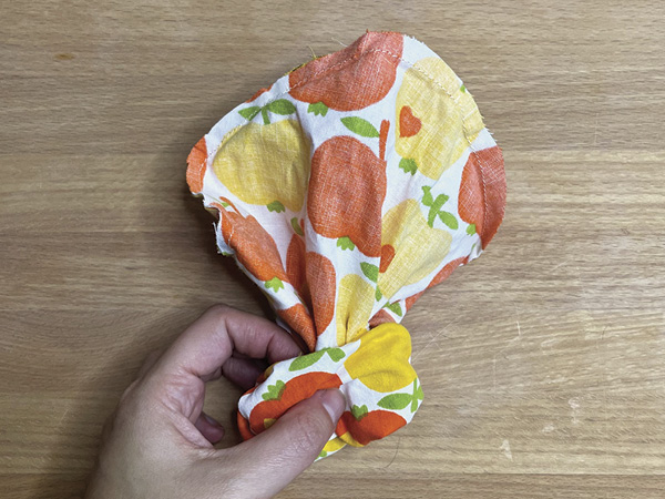 2 Turn the sewn piece right side out.