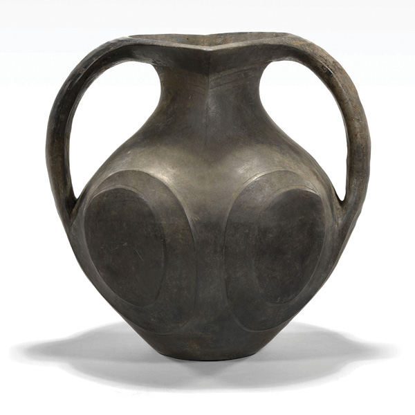 4 Amphora with Two Handles, 13 in. (33 cm) in height, earthenware, Chinese, Han dynasty (206 BCE–220 CE). Crocker Art Museum, gift of Gary Smith, 2021.90.1.