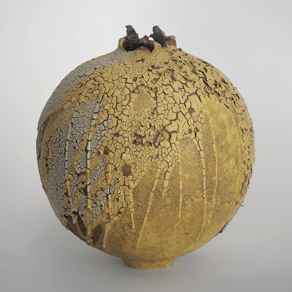 2 Jane Yang D’Haene’s Moon Jar JYD120.22, 10 in. (25.4 cm) in height, stoneware, glaze, 2022. Photo: Bill Zules.