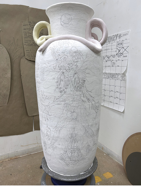 3 Brush on a maiolica glaze, apply a CMC gum solution, and draw the composition in pencil.