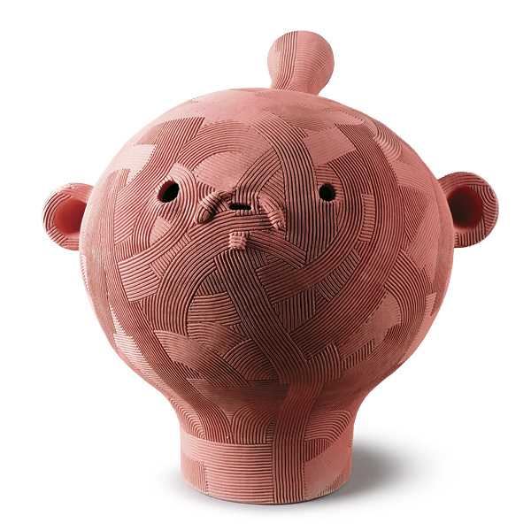 1 Iwamura En’s Neo-Jomon-Tonosama Head, 26 in. (66 cm) in height, stoneware, glaze, 2017. Collection of the American Museum of Ceramic Art, Gift of the Artist.