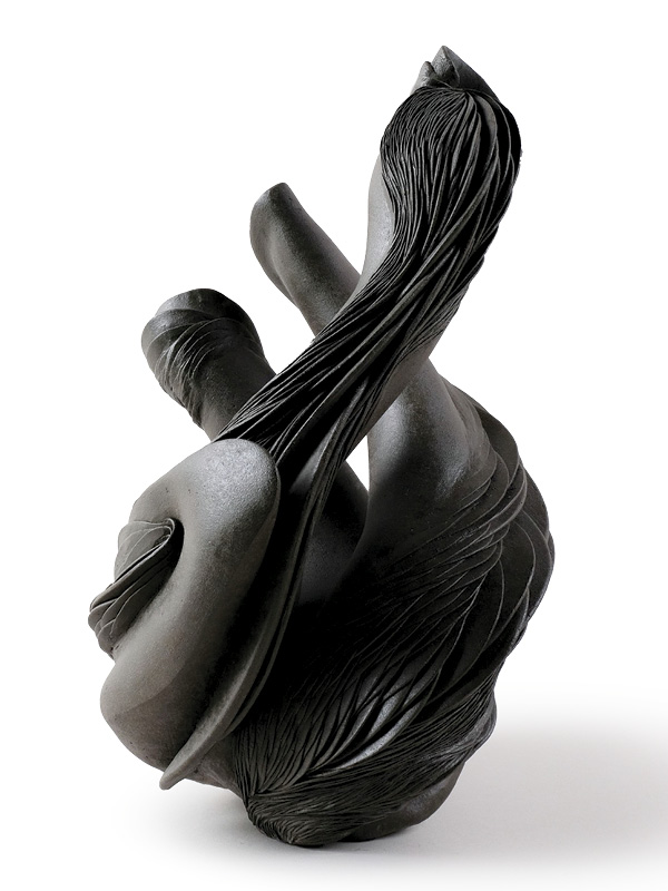 2 Tanaka Tomomi’s Wisp, 11¾ in. (29.8 cm) in height, black stoneware, 2015. Collection of Nick Hamatake and Ken Mariash.