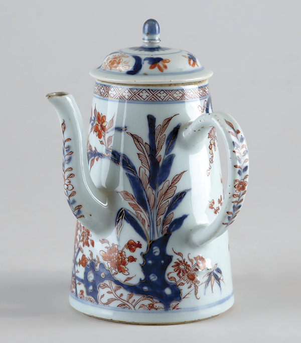 2 Coffee pot with lid, Imari (Japan), 1710–1730. Princessehof National Museum of Ceramics.