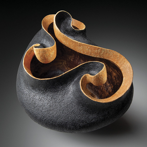 2 Bob Bruch’s Oscillation, 13 in. (33 cm) in diameter, ceramic, 2022.