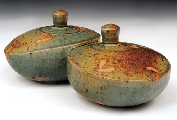 4 Joan Ulrich’s Companion Box, 9 in. (22.9 cm) in length, stoneware, 2023.