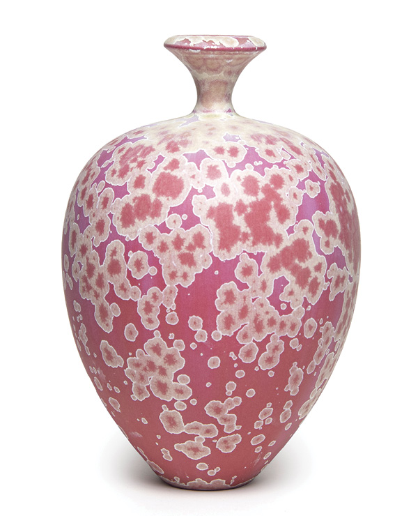 1 Andrew Krueger’s vase, 7½ in. (19 cm) in height, wheel-thrown porcelain, matte zinc crystalline glaze, fired in oxidation to cone 9. Photo: Silvia Palmer.