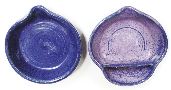 4 Notice how the micro-crystal growth in the glaze on the right-hand form bleaches the glaze color.