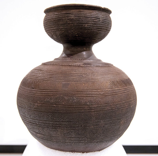 1 Nupe people, Nigeria, jar, fired clay, slip, 20th century. Gift of Bill and Gale Simmons. Photos: Ron Kerner, courtesy of Mingei International Museum.