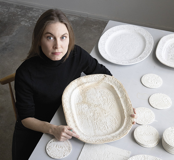 Caroline Slotte holding her finished platter. Photo: Chikako Harada.