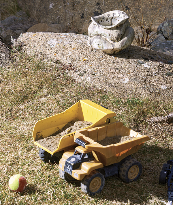 6 Every space on their property, even the backyard, presents an opportunity to live with Haas’ work.