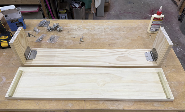 4 Matching bases and tops should be labeled with numbers or letters for easy pairing during setup. Photo: Lisa Guiliani.