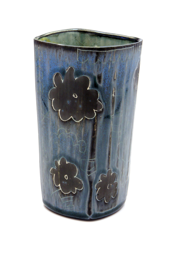 Brian R. Jones’ tumbler with black flowers, 6 in. (15 cm) in height, slip-cast porcelain, terra sigillata, sgraffito, glaze, fired to cone 6 in oxidation, 2016.