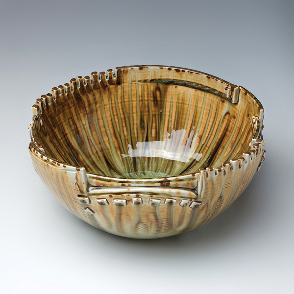 Rewutr Chaiyaruks’ Sink, 15 in. (37 cm) in diameter, stoneware, wood-ash glaze, reduction fired to 2372°F (1300°C), 2011.