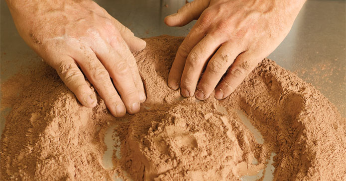 Making Pottery Clay : Wet Mixing Materials for Pottery Clay 