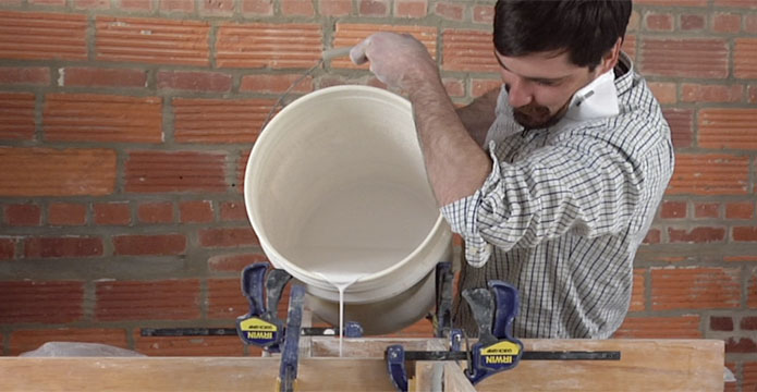 How to Mix Plaster - Guy Michael Davis demonstrates plaster mixing