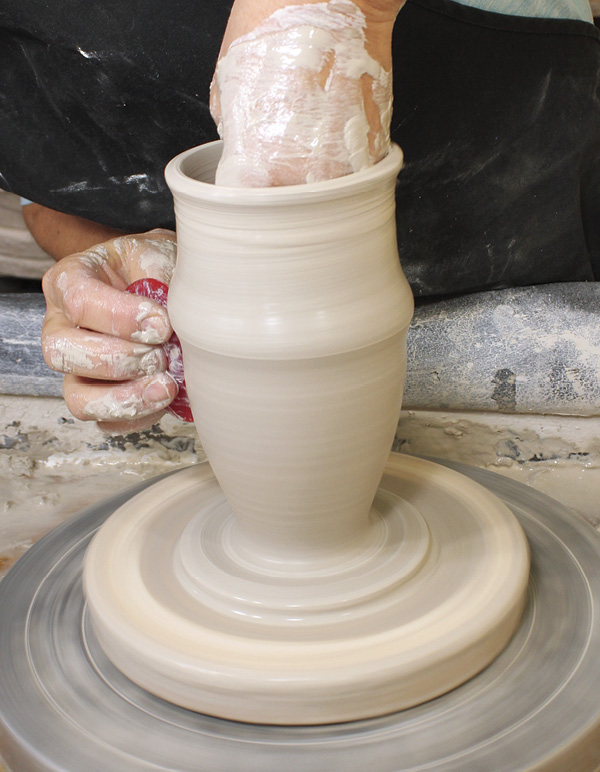 2 Keep rim and area below at least ¼ inch (6.4 mm) thick to make collaring easier.