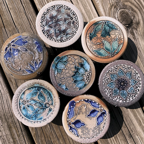 Shepherding a Slip-Trailed Plate by Lesley Bevan article thumbnail