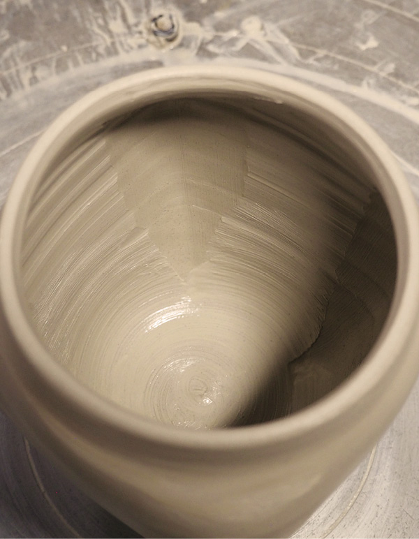 6 A view of the cylinder’s interior showing the lines and shapes of the corner.