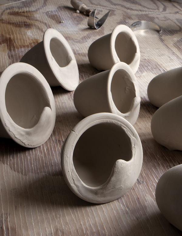 12 Add a tapered coil to the lid/infuser and pinch it into a handle.