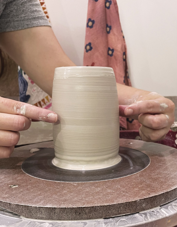 2 Alternative pothead shape: collar in to create an hourglass shape.