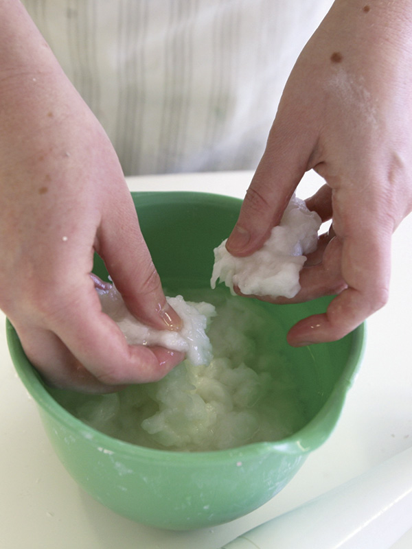 1 Tear up pieces of toilet paper, then soak them in water.