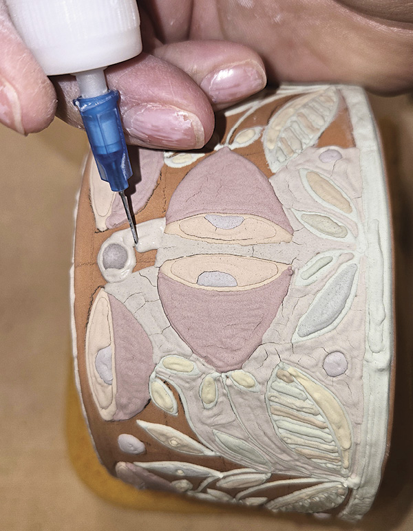 14 Apply background color around the pattern in the empty spaces.