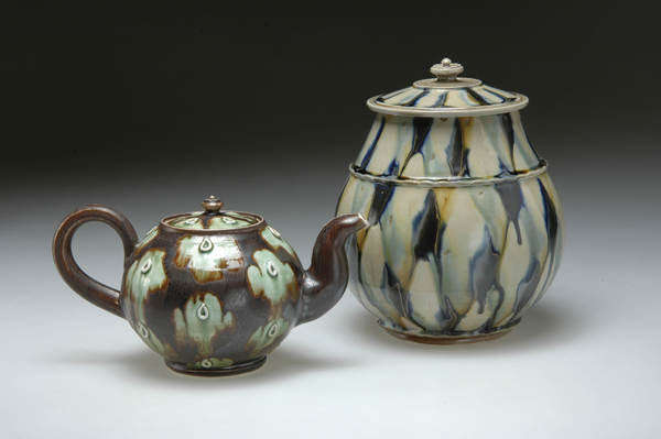 2 Jar and teapot, jar: 10 in. (25 cm) in height, teapot: 9½ in. (25 cm) in width, porcelain, polychrome glaze, wood/oil/salt fired, 2007. Photo: Brian Oglesbee.