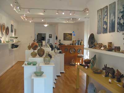 How to Approach a Ceramic Gallery