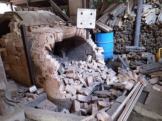 Damaged kiln in Mashiko.