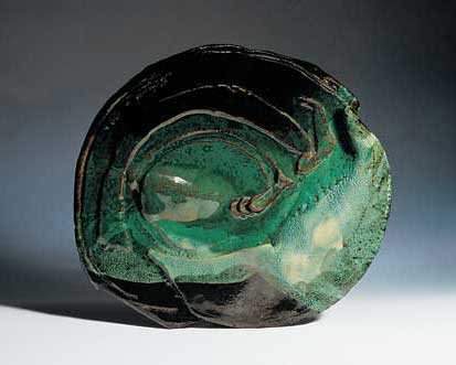 “Alligator Plate,” 12 inches (30 centimeters), stoneware, with Matt Black, Costello Carbonate and Alligator Green glazes.