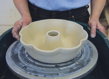 GLAZED POTTERY BUNDT PAN