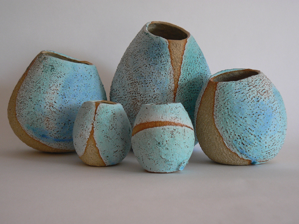 Kirsti-Hannah-Brown-Pebble-vessels