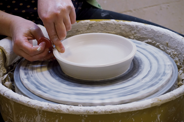 1 Throw a plate that is 3⁄8 inch thick, 5 inches wide, and 1½ inches tall.