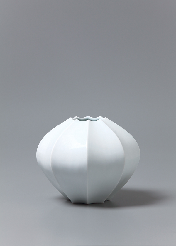 8 Porcelain octagon-shaped jar, 8 in. (21 cm) in height, wheel-thrown porcelain, mid-range reduction fired, 2012. Courtesy of Moon Do Bang.