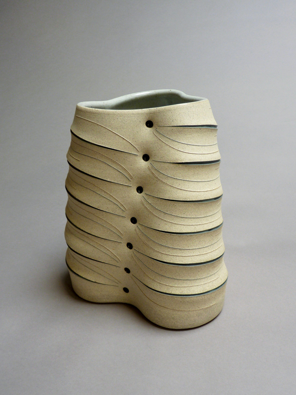 9 Untitled, 11 in. (28 cm) in height, stoneware, glaze, gas fired to cone 9 in reduction, 2013. Photo: Mayer Shacter.