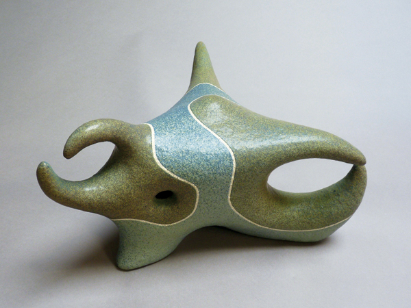 6. Untitled, 10 in. (26 cm) in height, stoneware, glaze, gas fired to cone 9 in reduction, 2014. Photo: Mayer Shacter.
