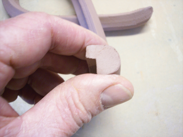 6 Small bull-nose extrusion: the notch must match the thickness of the slab.