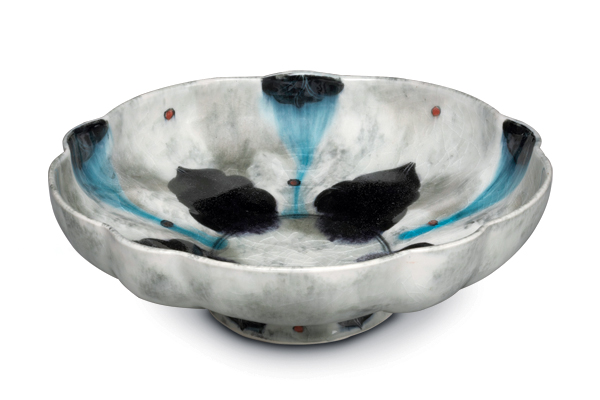 3 Andrew Martin’s Bosphorus, 12½ in. (32 cm) in diameter, porcelain, 2010.
