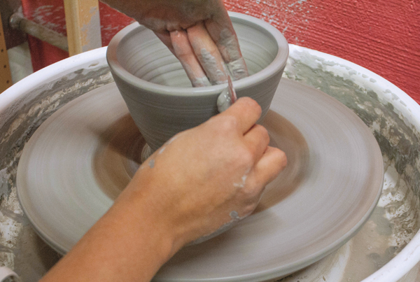 2 Shape the exterior of the bowl with a soft red rib.