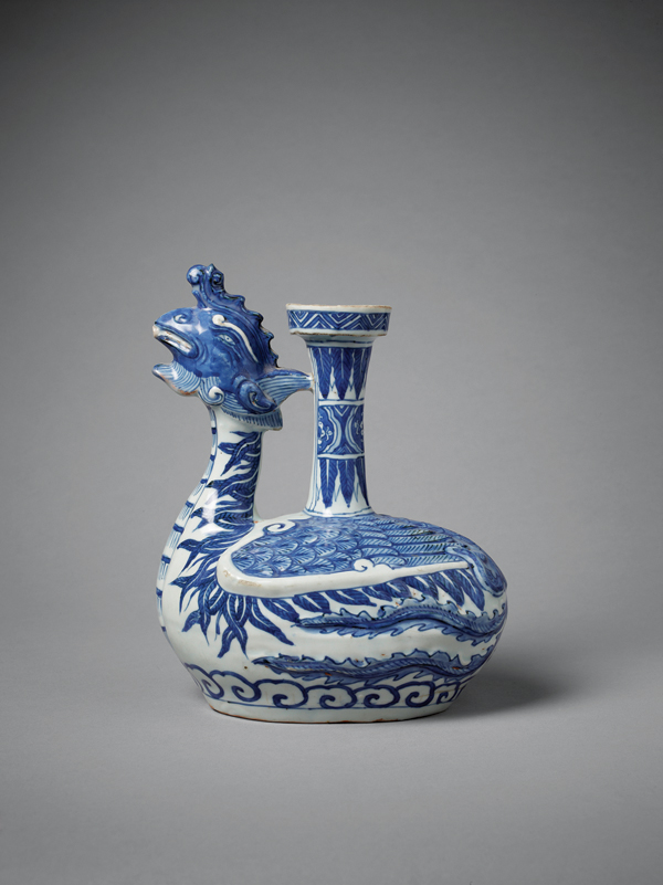 16 Ming Dynasty (1368–1644 CE) Chinese Kendi, blue-and-white porcelain, 16th century. Photo: Thierry Ollivier.