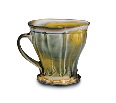 8 Andrew McIntyre’s striped mug, 4½ in. (11 cm) in height, ceramics, glaze.