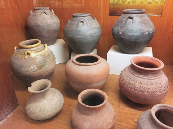 7 Large vessels on display at the Ayutthaya Chao Sam Phraya National Museum.