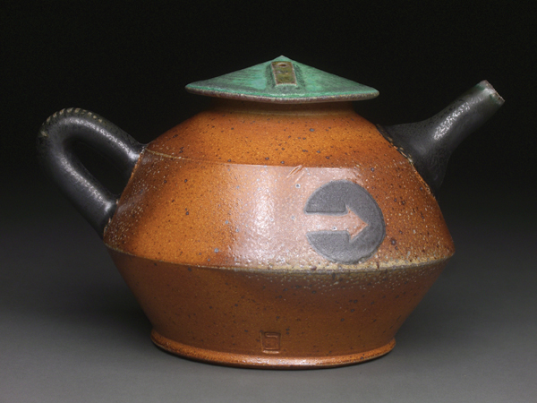Teapot, 8 in. (20 cm) in length, soda-fired stoneware, 2014.