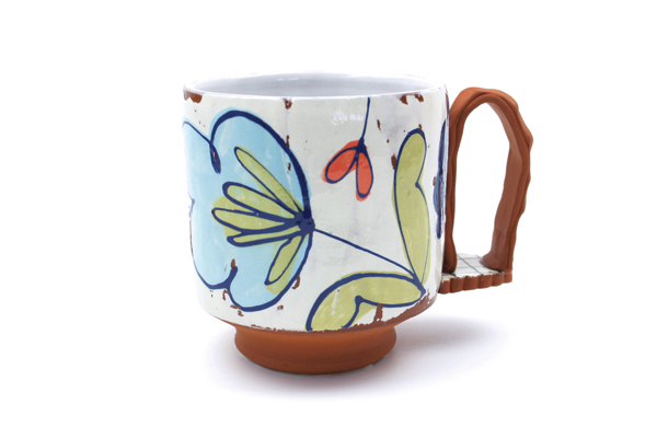 18 Blue Berry Floral Mug, 4¾ in. (12 cm) in height, Aardvark Terra Red, underglaze, colored slip, 2018.